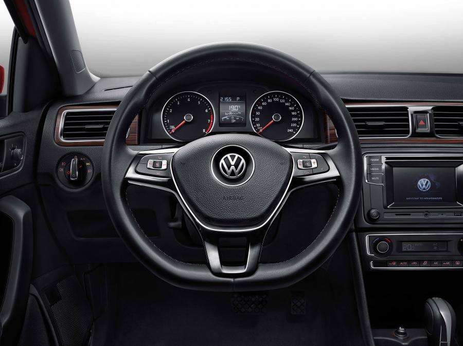  Volkswagen Gran Santana 2015 года  (фото 12 из 13)
